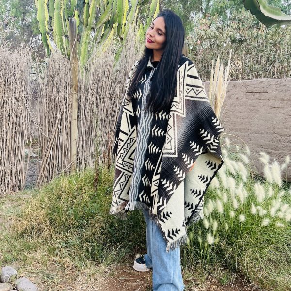 PONCHO MONTAÑA, LANA DE ALPACA