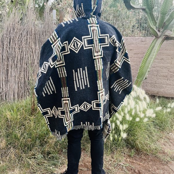 PONCHO GRIS CRUCES, LANA DE ALPACA